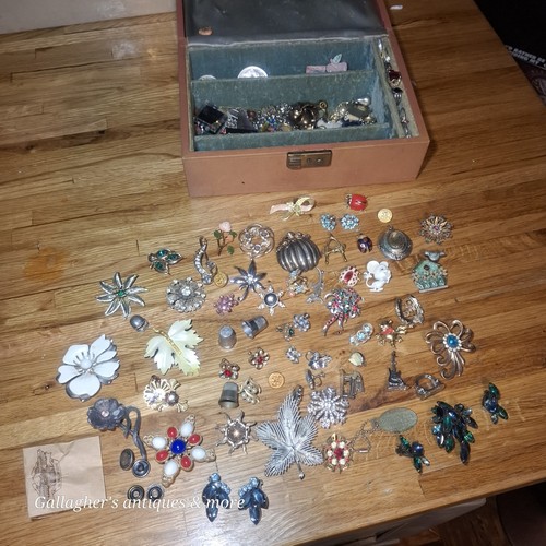 Huge vintage broach craft lot - huge,